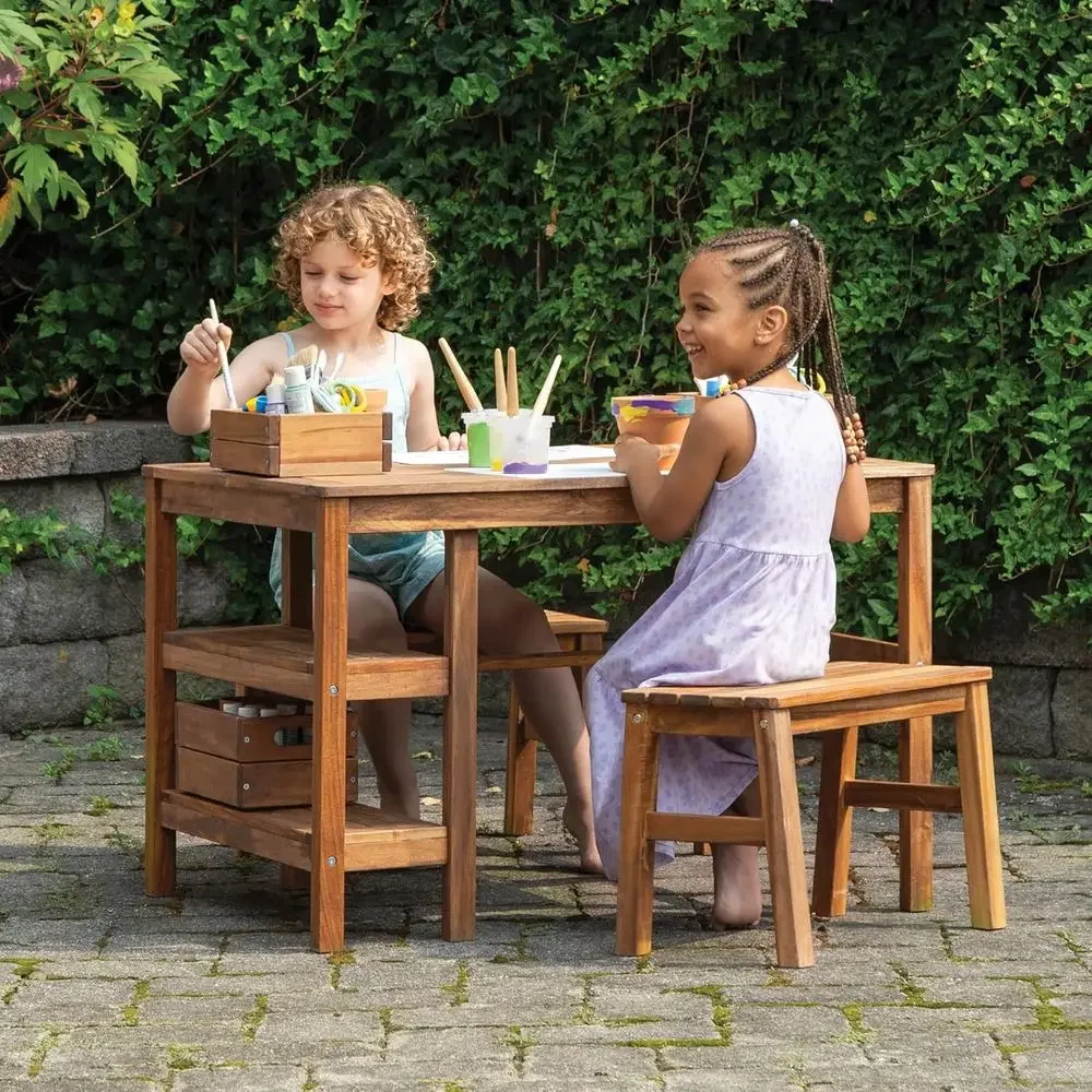 Kids Outdoor Wooden Table - 子供用屋外クレートテーブルと2つのベンチセット：アカシア材製アクティビティデスク（クレート、キャディー、収納棚付き） | キッズプレイ＆ピクニックテーブル